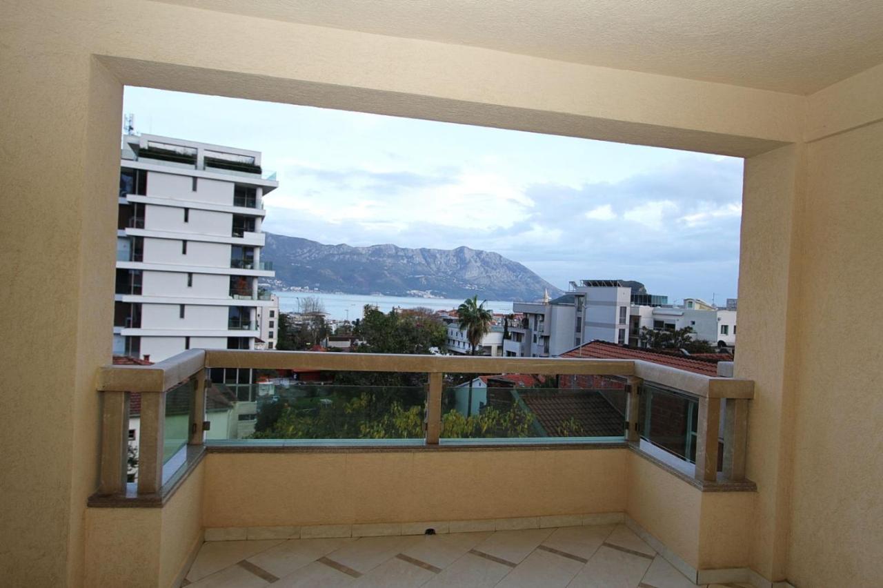 Luxury Apartment Big Blue บุดวา ภายนอก รูปภาพ