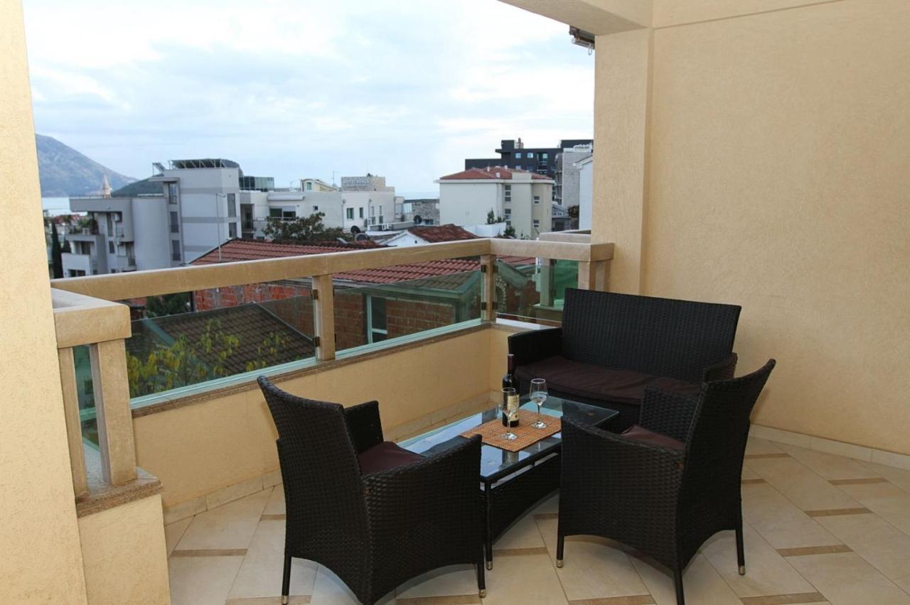Luxury Apartment Big Blue บุดวา ภายนอก รูปภาพ