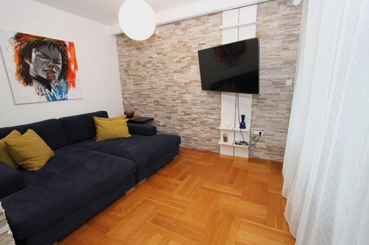 Luxury Apartment Big Blue บุดวา ภายนอก รูปภาพ