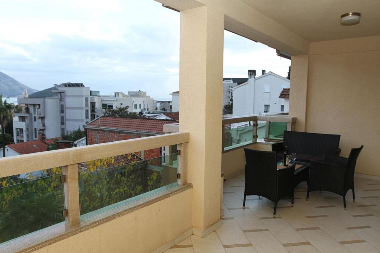 Luxury Apartment Big Blue บุดวา ภายนอก รูปภาพ
